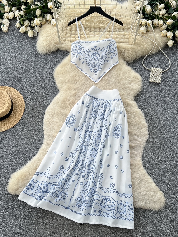 Maxi Dress Halter - Sommerliches Zweiteiler-Set mit Blumenstickerei: Modisches weißes